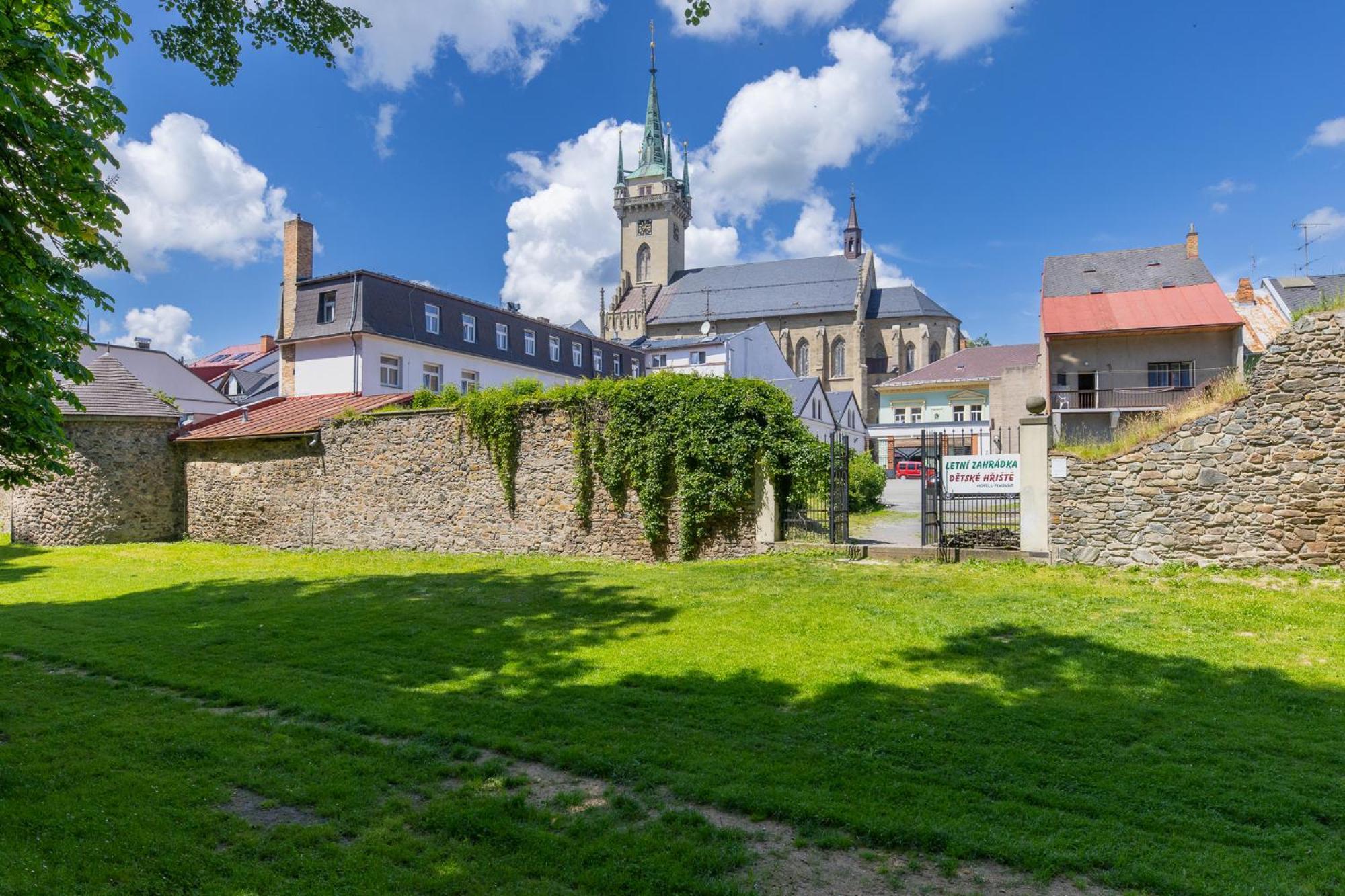 Hotel Pivovar Policka Bagian luar foto