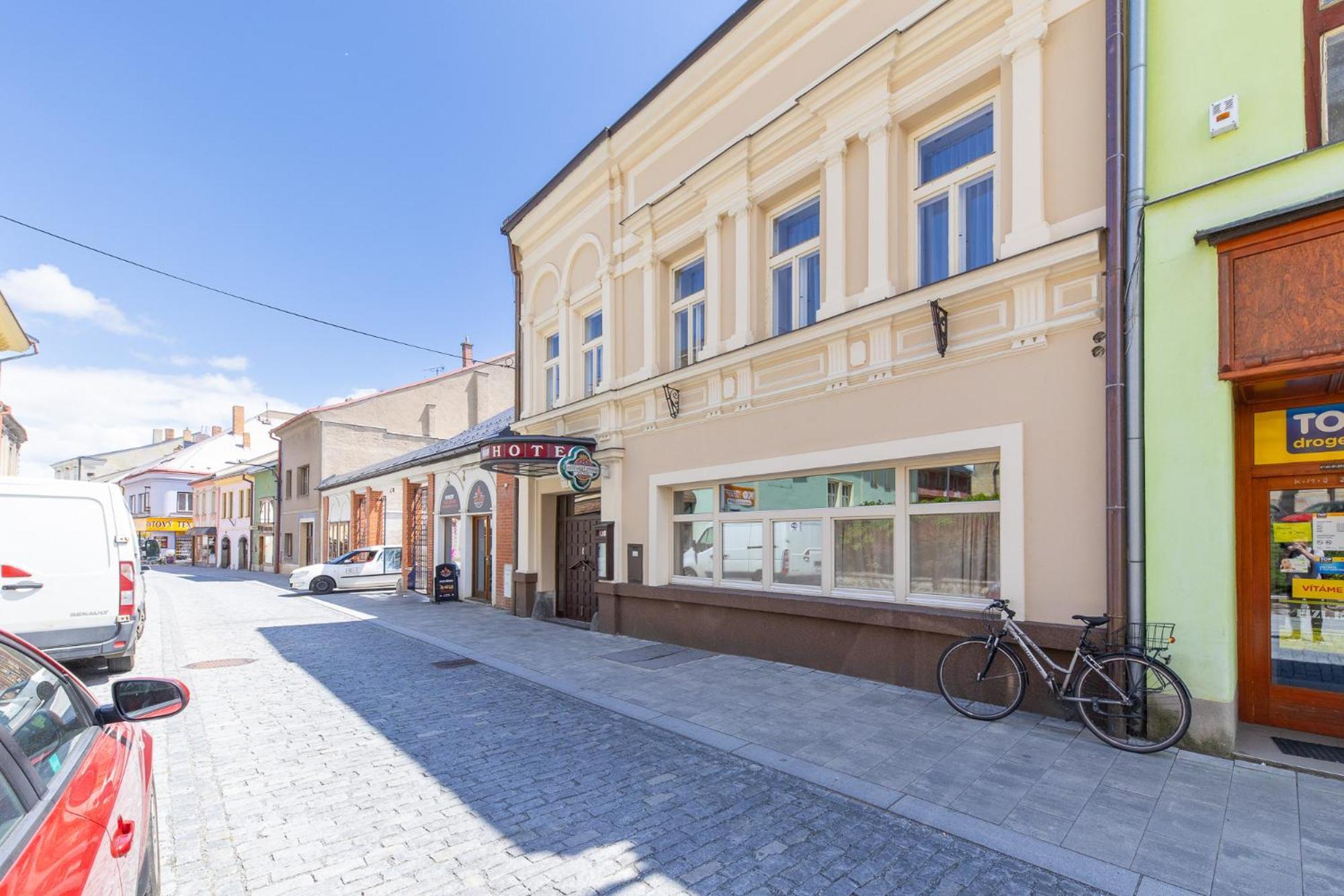Hotel Pivovar Policka Bagian luar foto