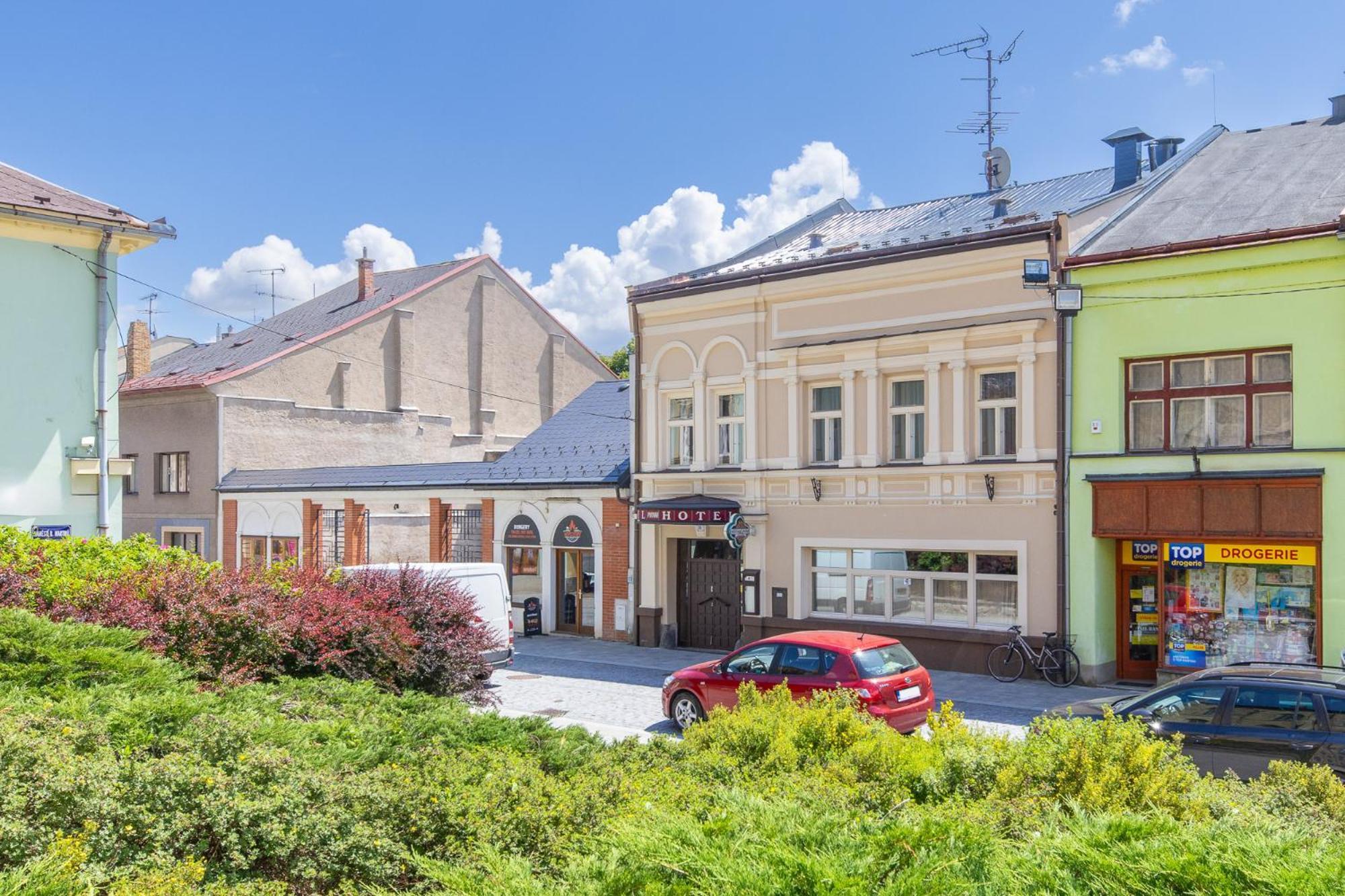 Hotel Pivovar Policka Bagian luar foto